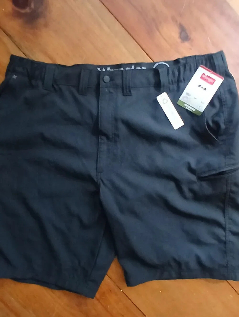 Wrangler Men's Black Performance Relaxed Fit Shorts Size 44. NWT